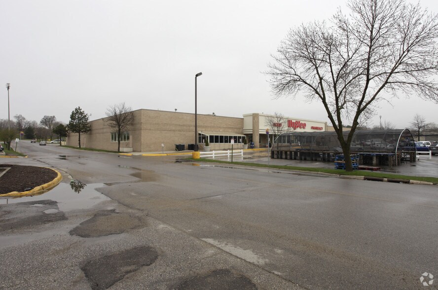 1107 E Army Post Rd, Des Moines, IA à vendre - Photo du bâtiment - Image 2 de 2