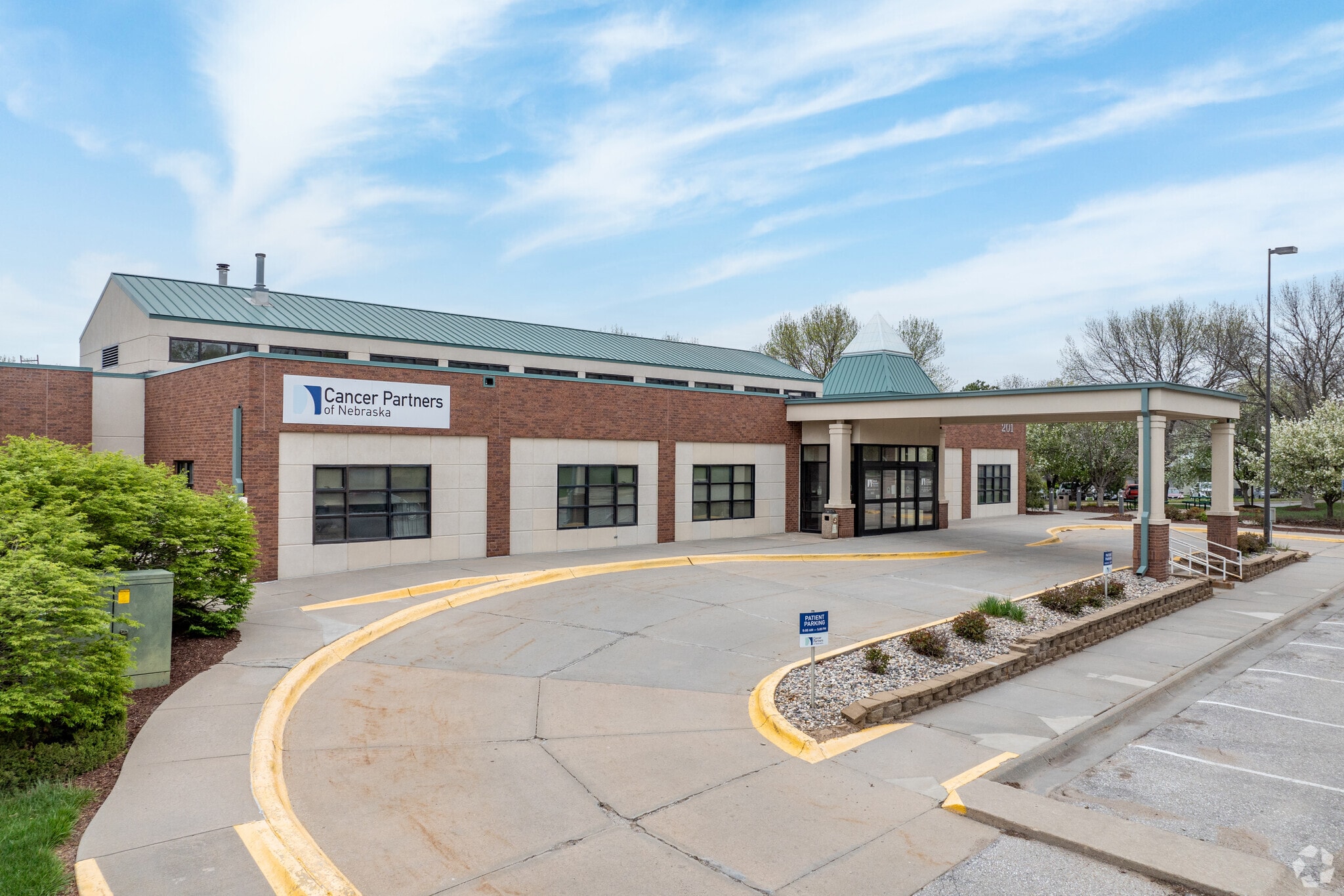 201 S 68th St Pl, Lincoln, NE for sale Primary Photo- Image 1 of 7