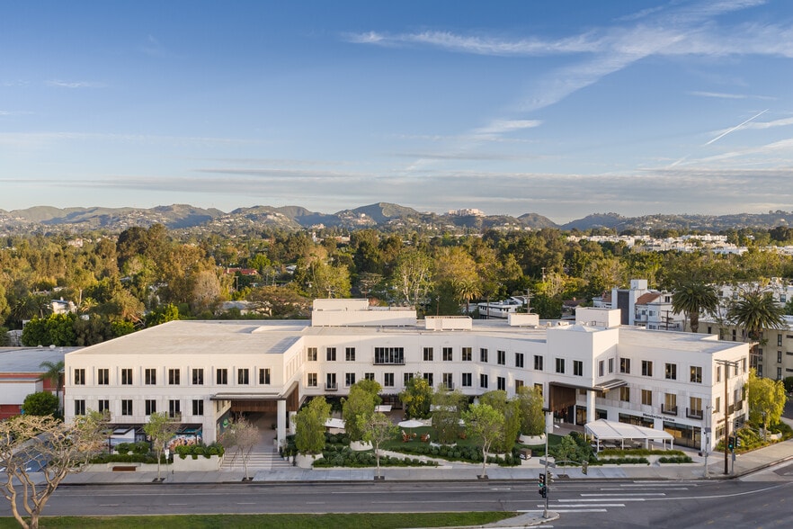 11911 San Vicente Blvd, Los Angeles, CA for lease - Building Photo - Image 1 of 25