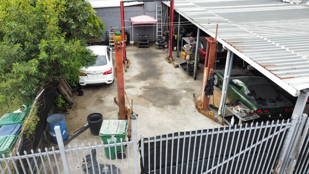 3000 NW 79th St, Miami, FL for lease - Building Photo - Image 2 of 15