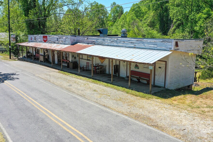 5174 Rockford Rd, Dobson, NC à vendre - Photo du bâtiment - Image 3 de 23