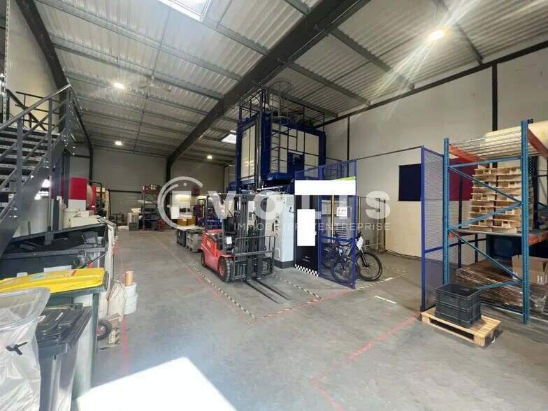 Flex in Jonage for lease - Building Photo - Image 2 of 11