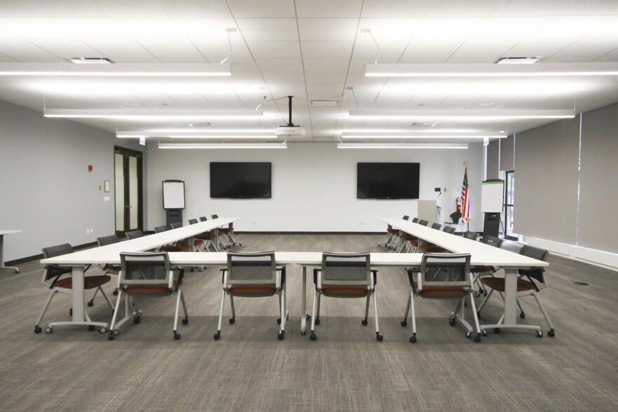 18W140 Butterfield Rd, Oakbrook Terrace, IL for lease - Building Photo - Image 1 of 10