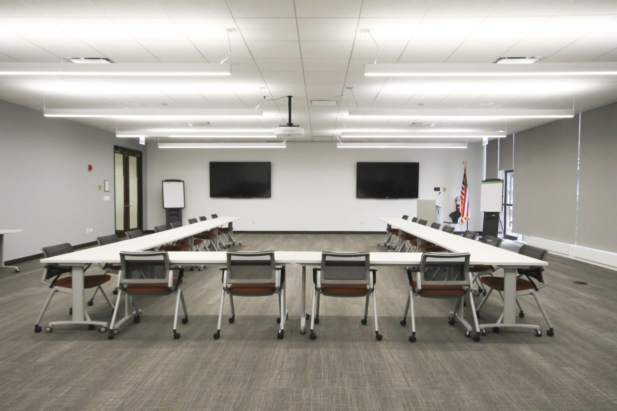 18W140 Butterfield Rd, Oakbrook Terrace, IL for lease Building Photo- Image 1 of 11