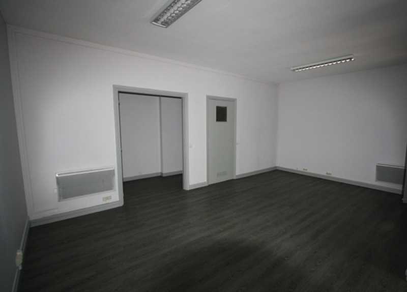 Office in Rouen for lease - Interior Photo - Image 3 of 5