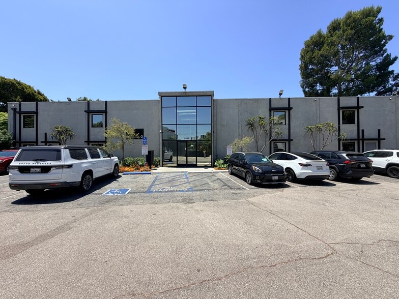3975 Landmark St, Culver City, CA for lease - Building Photo - Image 1 of 17