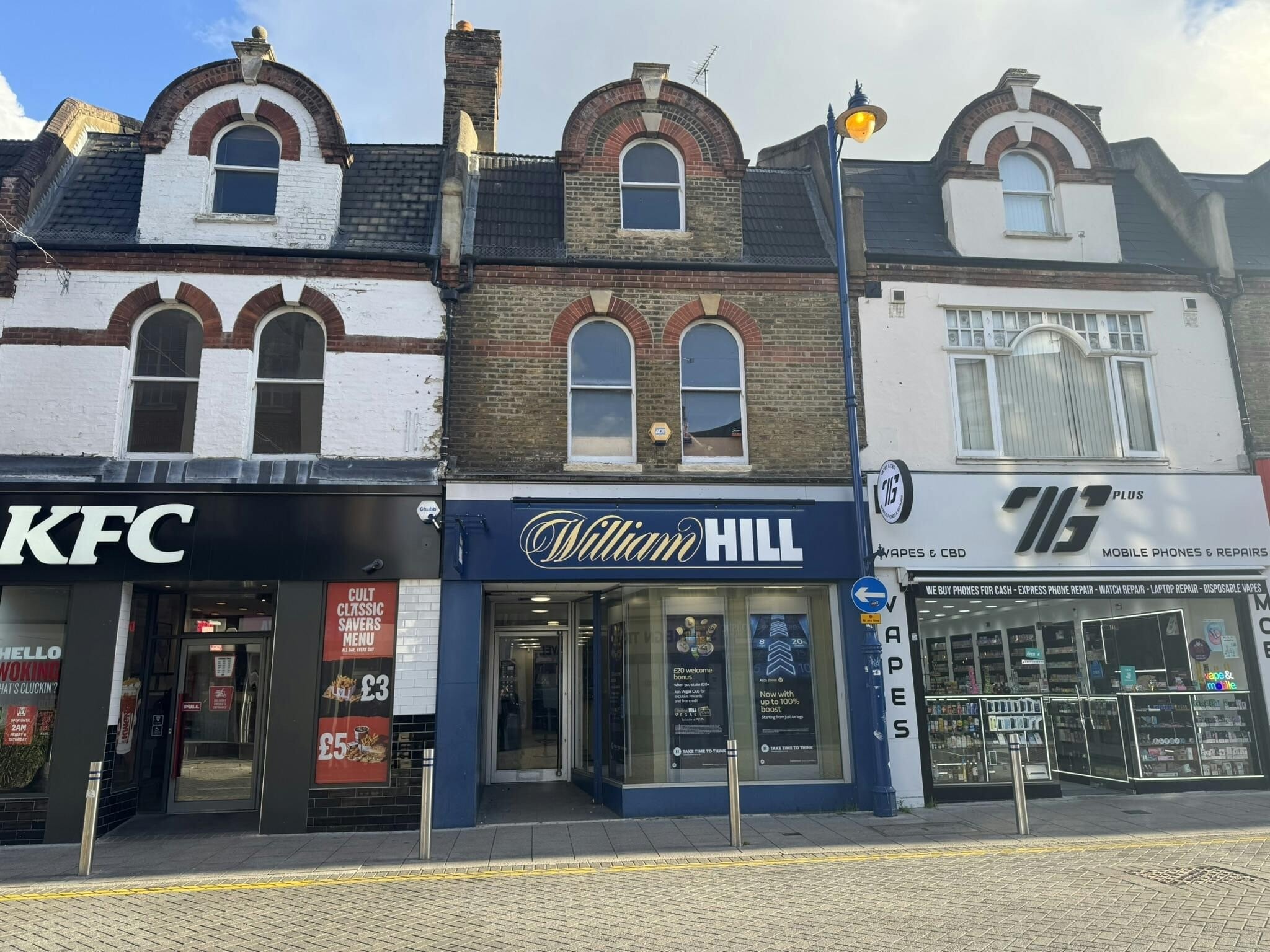 27 Chertsey Rd, Woking à louer Photo du bâtiment- Image 1 de 2