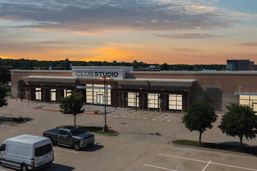 1824 W Slaughter Ln, Austin, TX for sale - Building Photo - Image 3 of 7