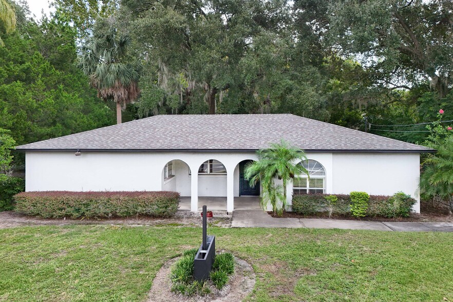 1666 N Donnelly Pl, Mount Dora, FL à louer - Photo intérieure - Image 2 de 9