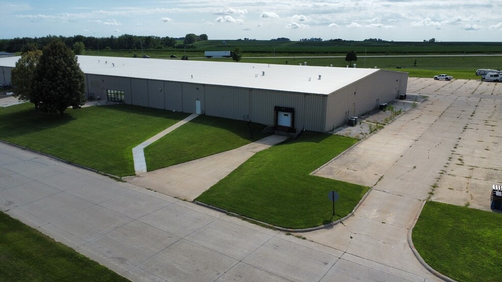 1812 Industrial Pky, Harlan, IA for lease - Building Photo - Image 2 of 6