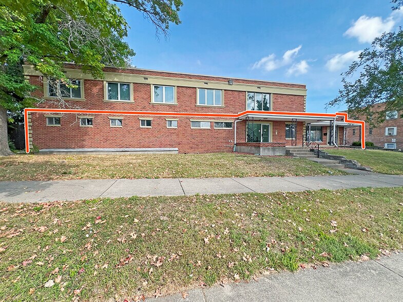 334 W Main St, Decatur, IL à louer - Photo du bâtiment - Image 2 de 17