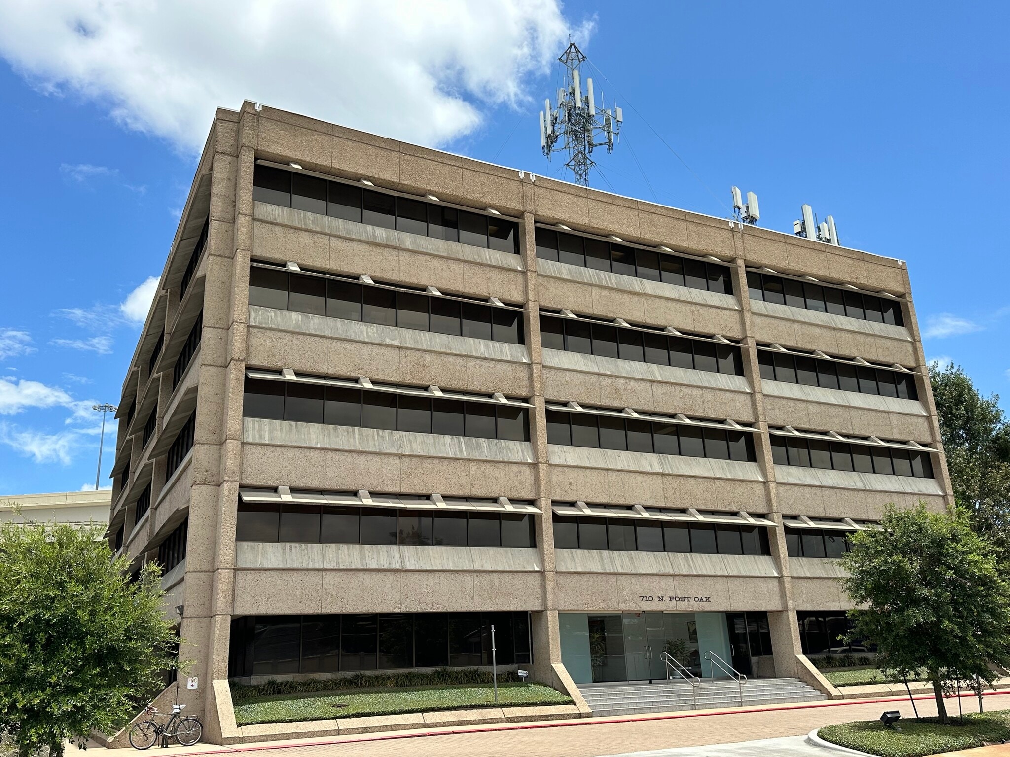 710 N Post Oak Rd, Houston, TX for lease Primary Photo- Image 1 of 9