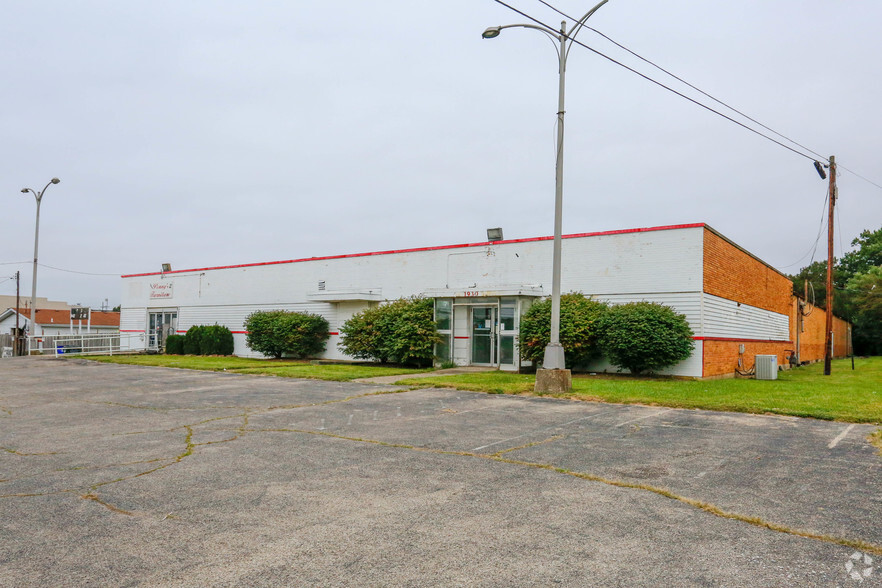 1930 Fairgrove Ave, Hamilton, OH for sale - Primary Photo - Image 1 of 1