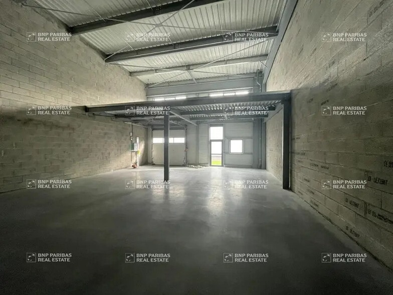 Flex in La Chapelle-sur-Erdre for sale - Building Photo - Image 3 of 8