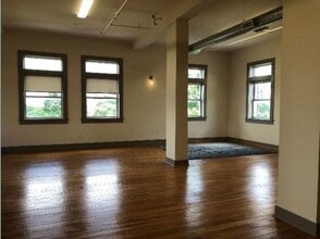 1111 W 39th St, Kansas City, MO à louer Photo intérieure- Image 1 de 8