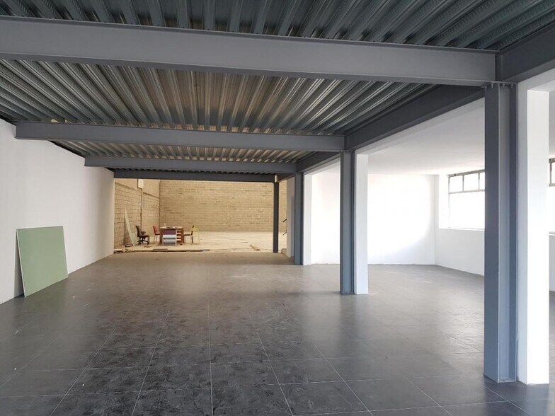 Industrial in Amfreville-la-Mi-Voie for lease - Interior Photo - Image 2 of 6