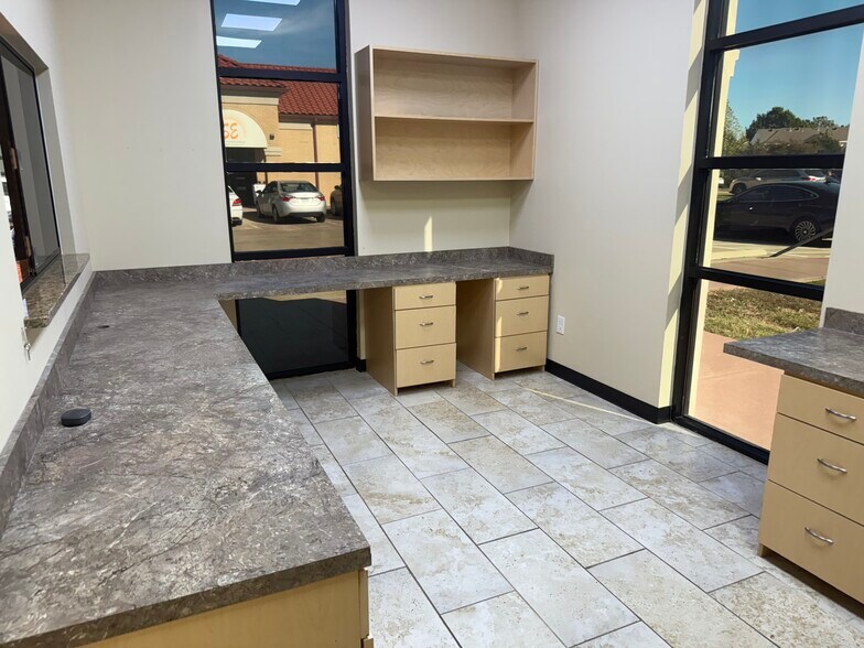 7700 Lakeview Pky, Rowlett, TX for lease - Building Photo - Image 2 of 9