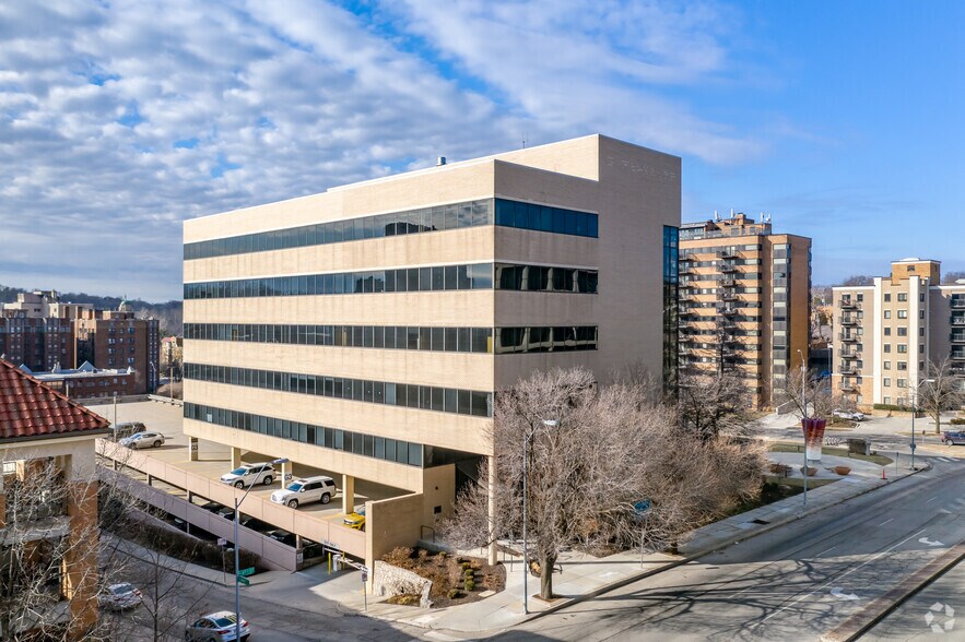 801 W 47th St, Kansas City, MO à louer - Photo du bâtiment - Image 3 de 11