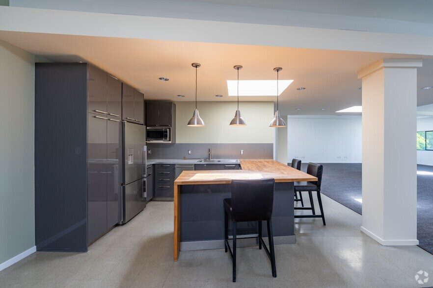13360 Beach Ave, Marina del Rey, CA à louer - Photo intérieure - Image 3 de 14