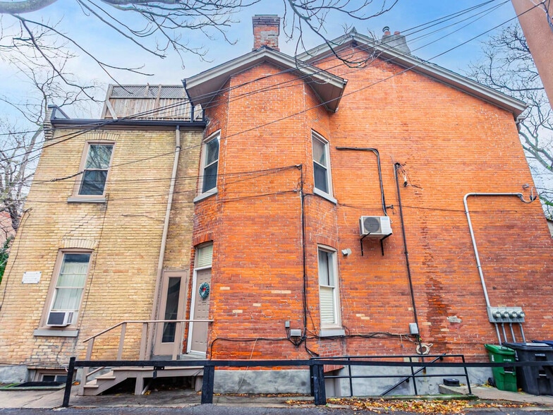 24 Webster Av, Toronto, ON à vendre - Photo du bâtiment - Image 3 de 50