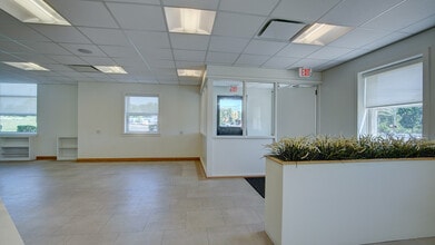 2 Kings Hwy, Middletown, NJ for lease Interior Photo- Image 2 of 40
