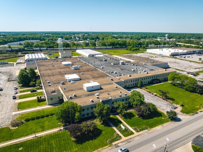 Plus de détails pour 901 Cleveland St, Elyria, OH - Local d'activités, Industriel à louer