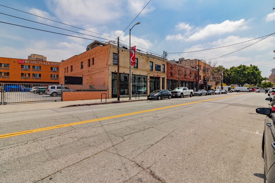 646-654 N Spring St, Los Angeles, CA for lease - Primary Photo - Image 1 of 12