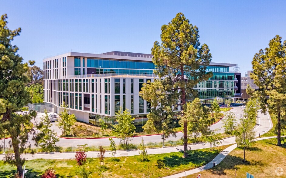 750 Moffett Blvd, Mountain View, CA à louer - Photo du bâtiment - Image 2 de 5