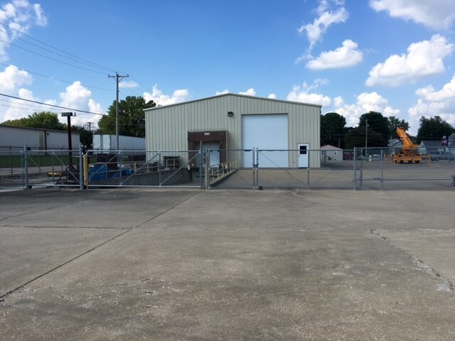 3400 Claremont Ave, Evansville, IN à vendre - Photo du bâtiment - Image 3 de 16