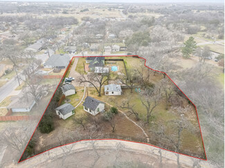 More details for 512 N Travis St, Granbury, TX - Hospitality for Sale