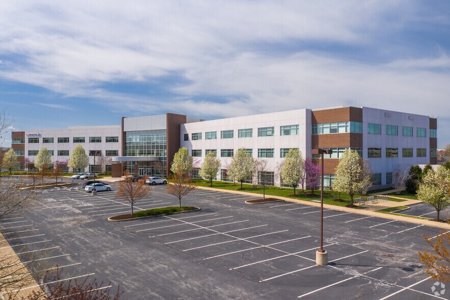 3251 Riverport Dr, Maryland Heights, MO à louer - Photo du bâtiment - Image 2 de 4