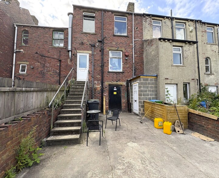 39/39A Commercial Road, Skelmanthorpe à vendre - Photo du bâtiment - Image 2 de 9