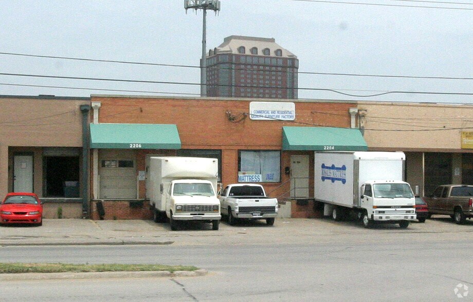 2204-2206 Irving Blvd, Dallas, TX à louer - Photo du bâtiment - Image 3 de 6
