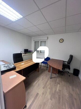 Plus de détails pour Bureau à louer
