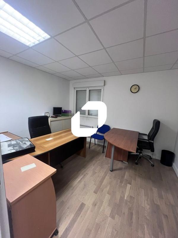 Office in Meaux for lease Interior Photo- Image 1 of 3