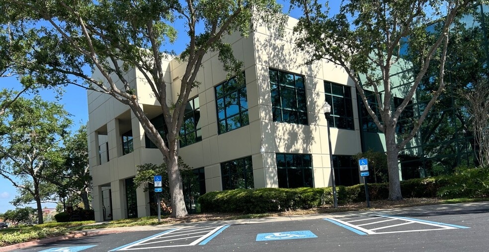 120 Fountain Pky, Saint Petersburg, FL for lease - Building Photo - Image 3 of 3