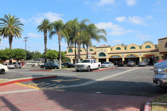 More details for 8111 Rosecrans Ave, Paramount, CA - Retail for Lease