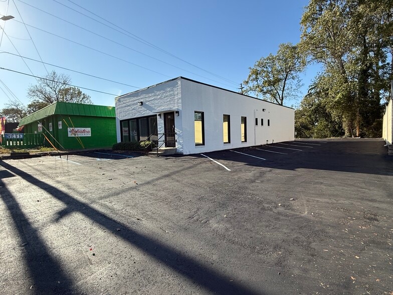 882 E Main St, Spartanburg, SC for lease - Building Photo - Image 2 of 18
