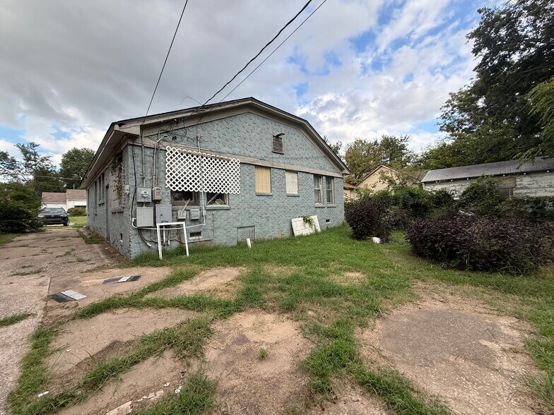 2812 E Admiral Ct, Tulsa, OK à vendre - Photo du bâtiment - Image 2 de 5