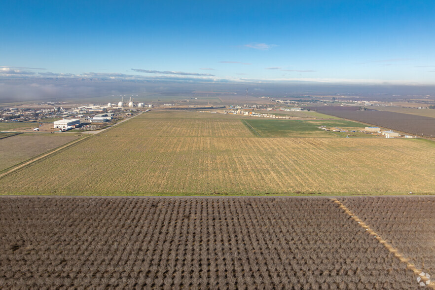 19201 Cherry Ave, Shafter, CA à vendre - Aérien - Image 2 de 14