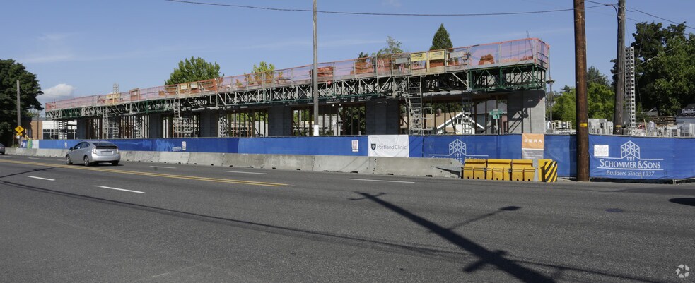 5035 NE Sandy Blvd, Portland, OR à louer - Photo du bâtiment - Image 2 de 17