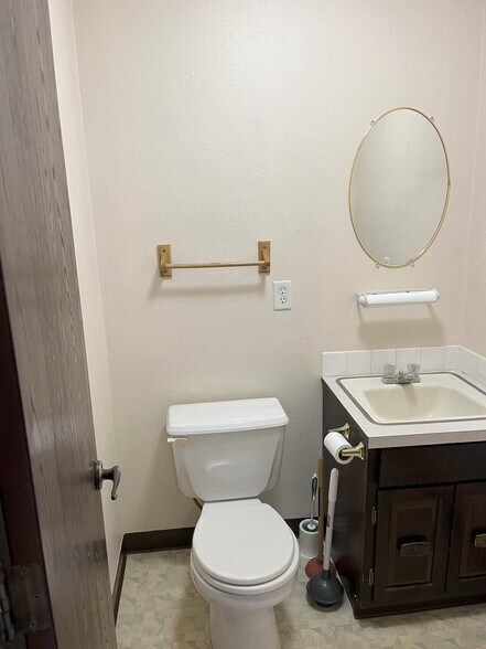 2004 W 15th St, Loveland, CO for lease - Building Photo - Image 2 of 14