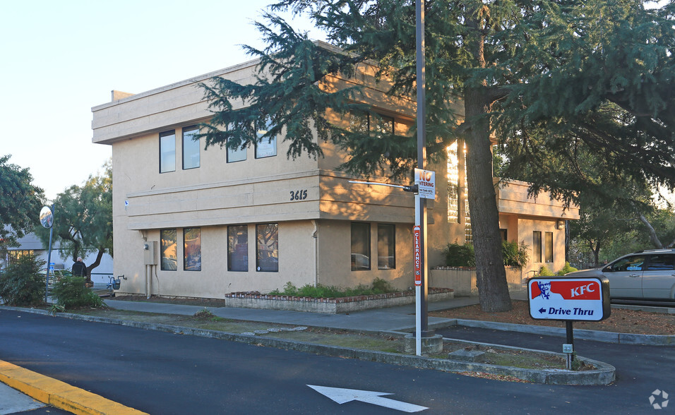 3615 Castro Valley Blvd, Castro Valley, CA à vendre - Photo principale - Image 1 de 1