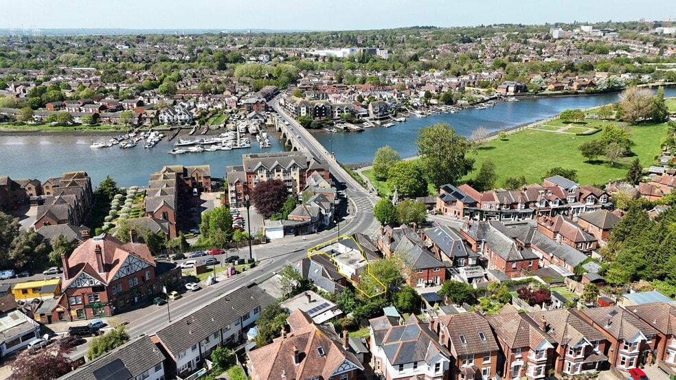 1 Manor Farm Rd, Southampton for sale - Aerial - Image 2 of 11
