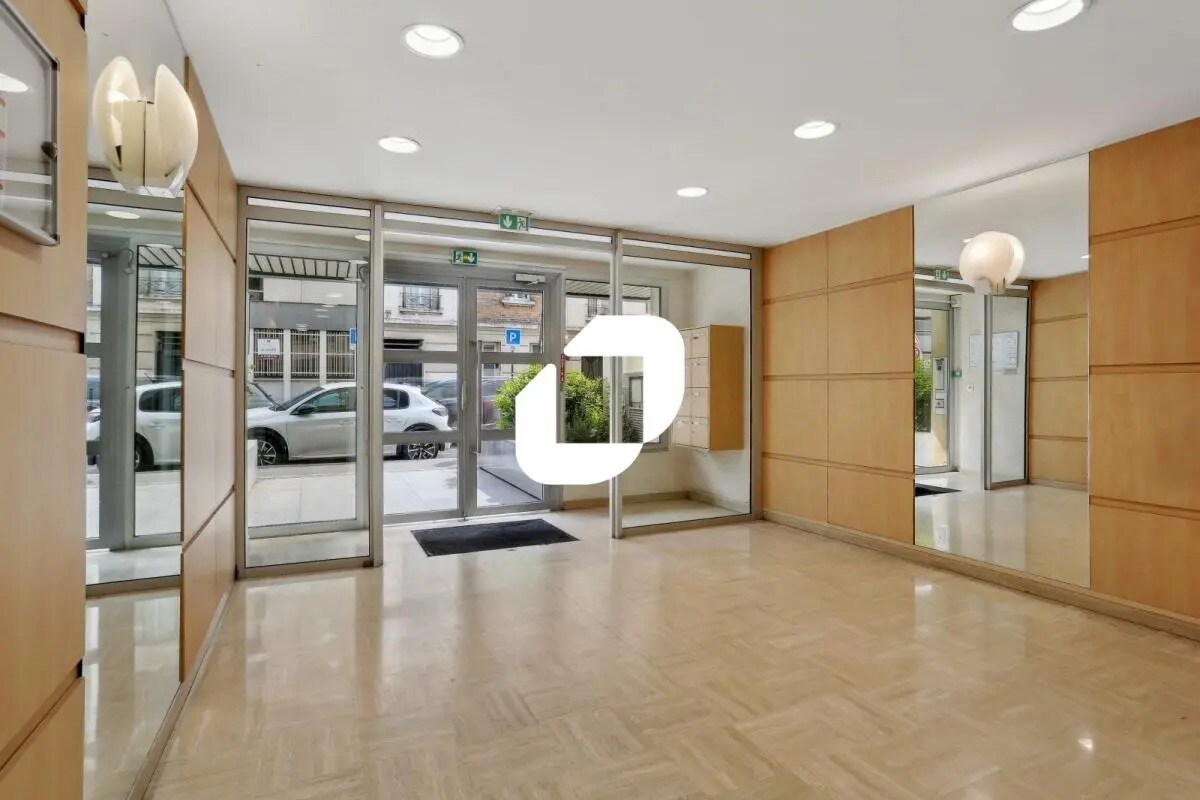Office in Boulogne-Billancourt for lease Lobby- Image 1 of 9