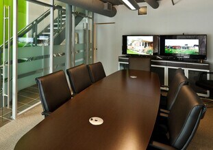 595 Byron Av, Ottawa, ON for lease Interior Photo- Image 2 of 6