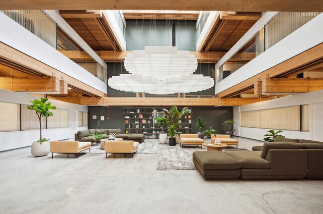 Plus de détails pour 4444 W Lakeside Dr, Burbank, CA - Bureau à louer