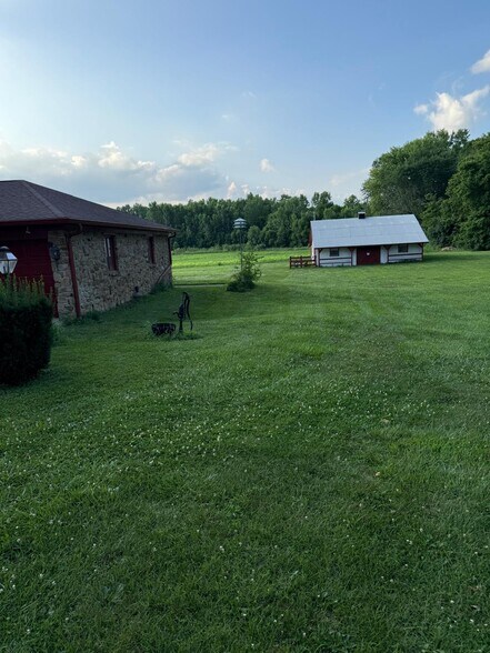 11502 E Thompson Rd, Indianapolis, IN à vendre - Photo du bâtiment - Image 3 de 20