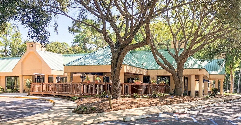 2600 Main St, Hilton Head Island, SC for lease Primary Photo- Image 1 of 10