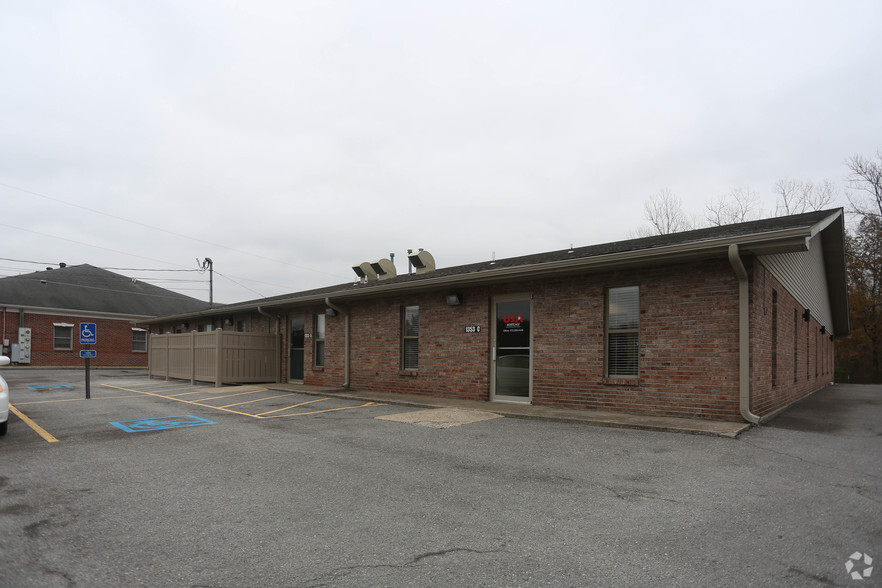 1353 N Mount Auburn Rd, Cape Girardeau, MO for lease - Building Photo - Image 2 of 2